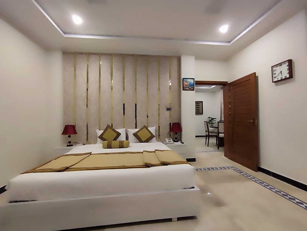 Nizalia Hotel By Legend