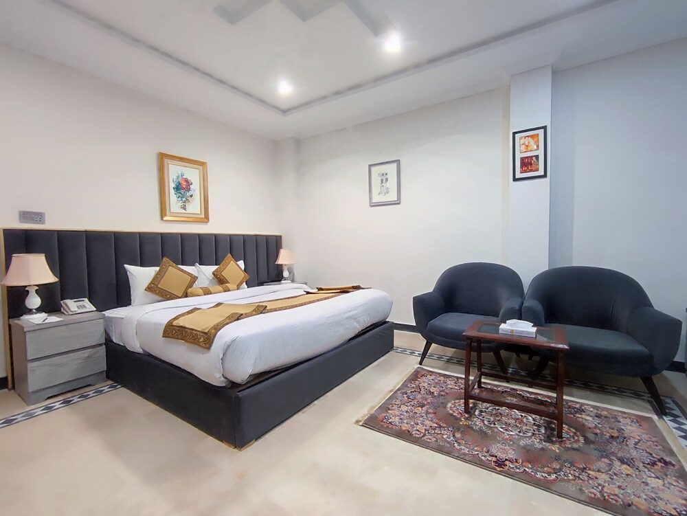 Nizalia Hotel By Legend