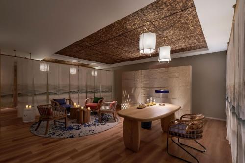 The Yacht Hotel by DC