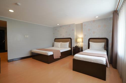 Arzo Hotel Manila