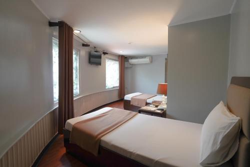 Arzo Hotel Manila