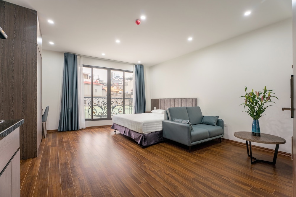 Granda Lake View Hotel & Apartment