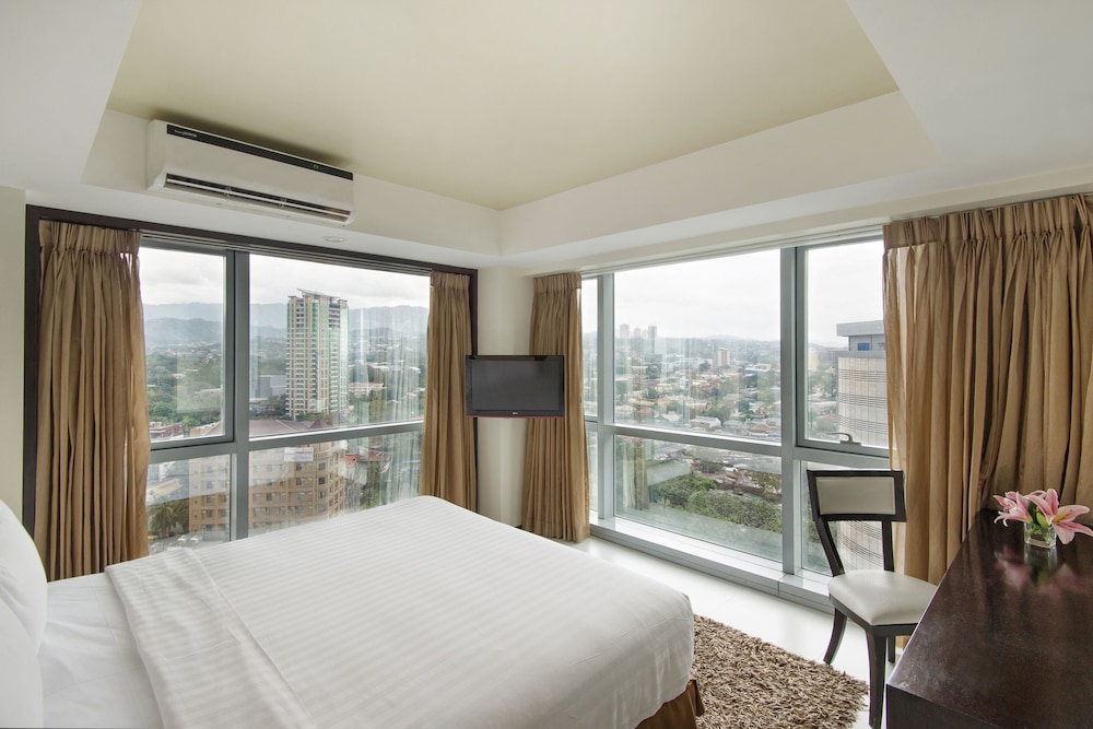 Quest Hotel & Conference Center