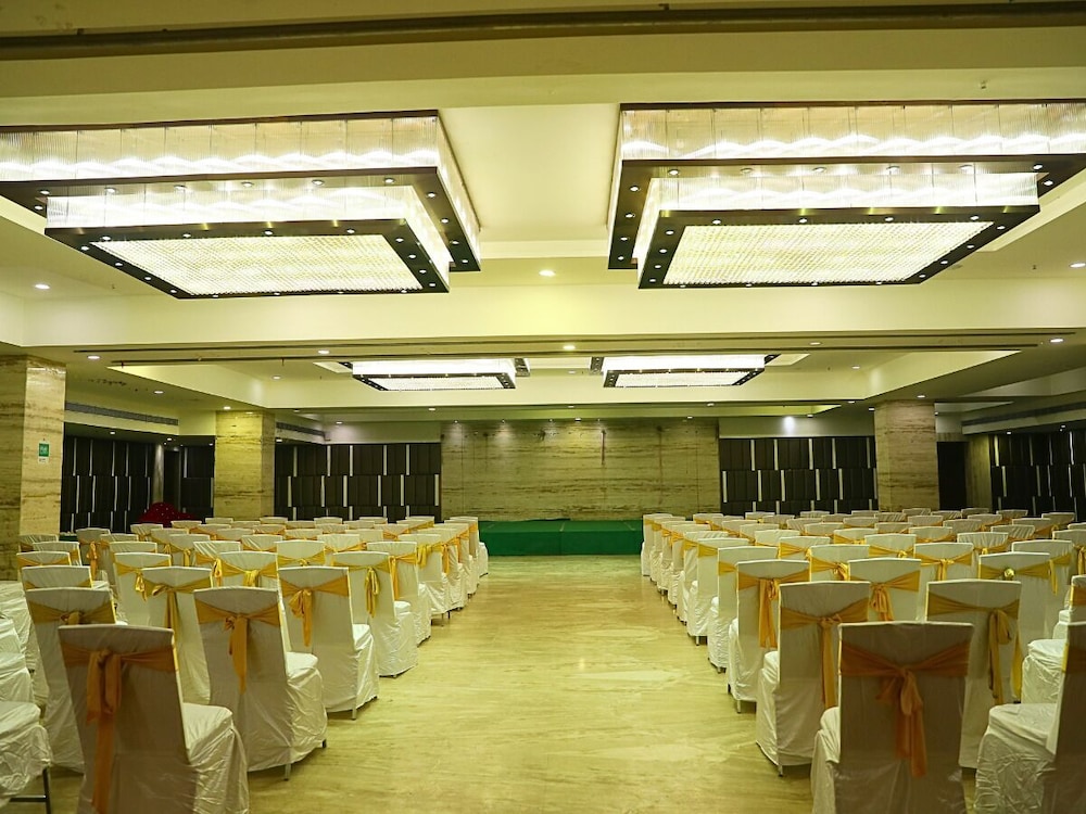 D.R Utthama, Nellore - AM Hotel Kollection