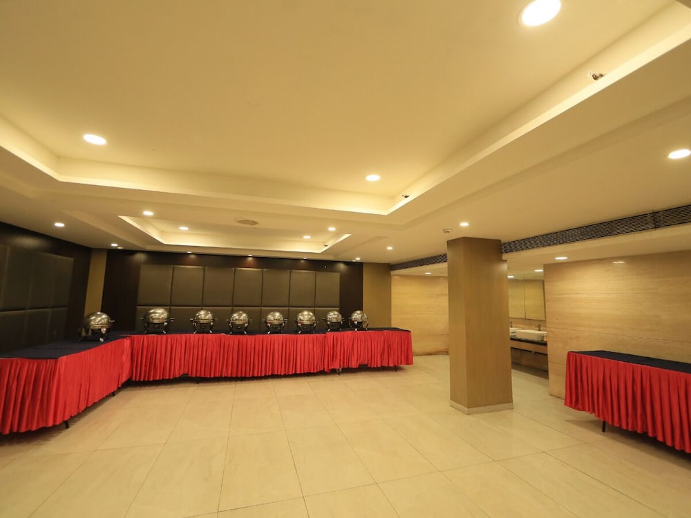 D.R Utthama, Nellore - AM Hotel Kollection