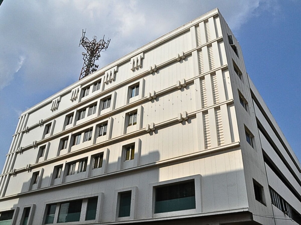 D.R Utthama, Nellore - AM Hotel Kollection