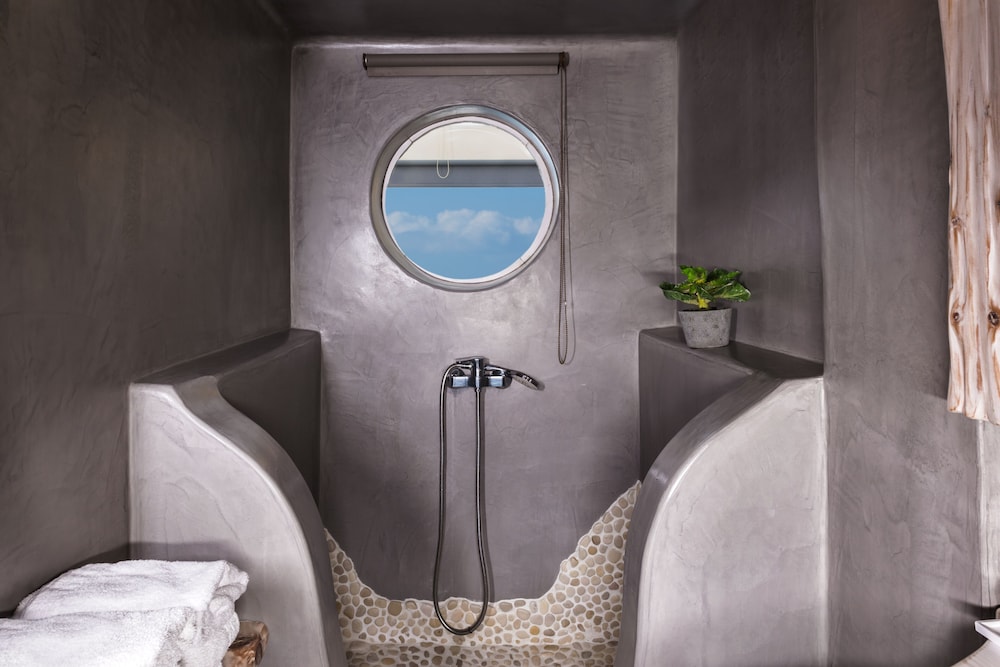 Athermi Suites - Adults Only