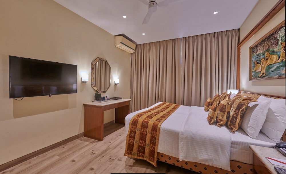 Regent Hotel Andheri, Airport