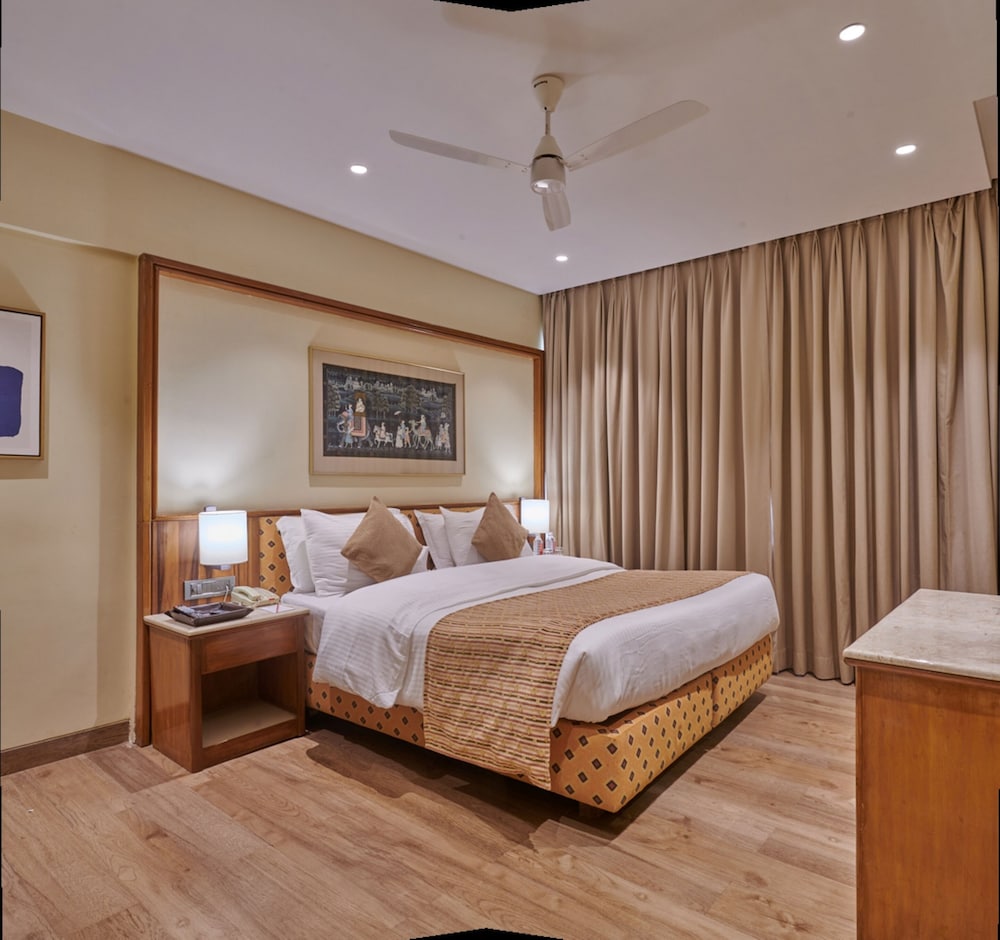 Regent Hotel Andheri, Airport