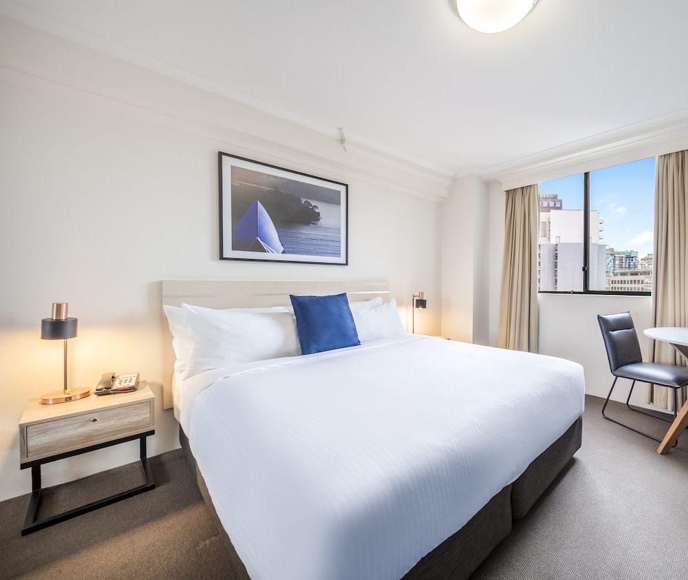 Oaks Sydney Castlereagh Suites