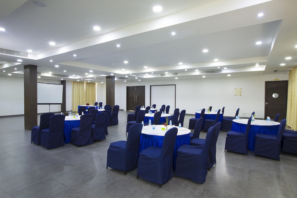 Landmark Pallavaa Beach Resort