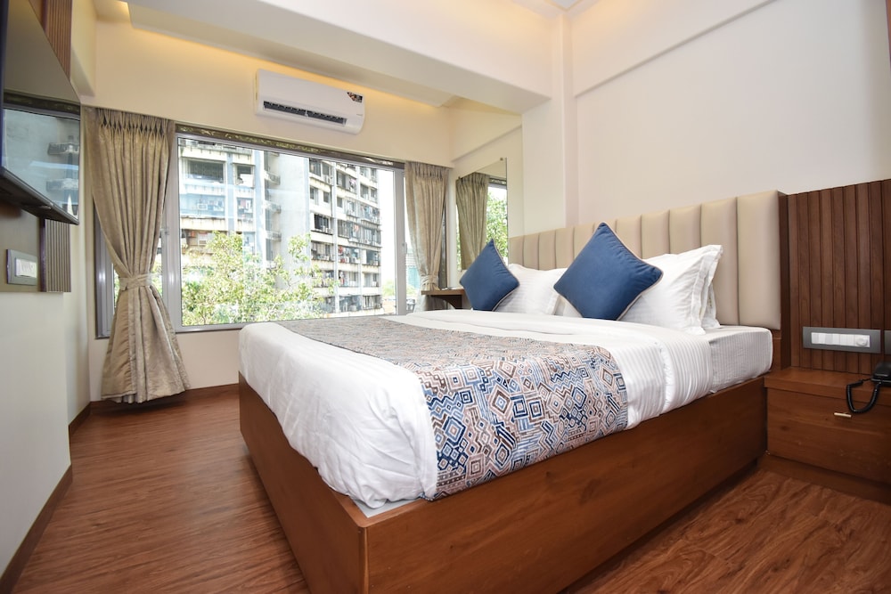 OYO 7151 Hotel Kalpana Palace