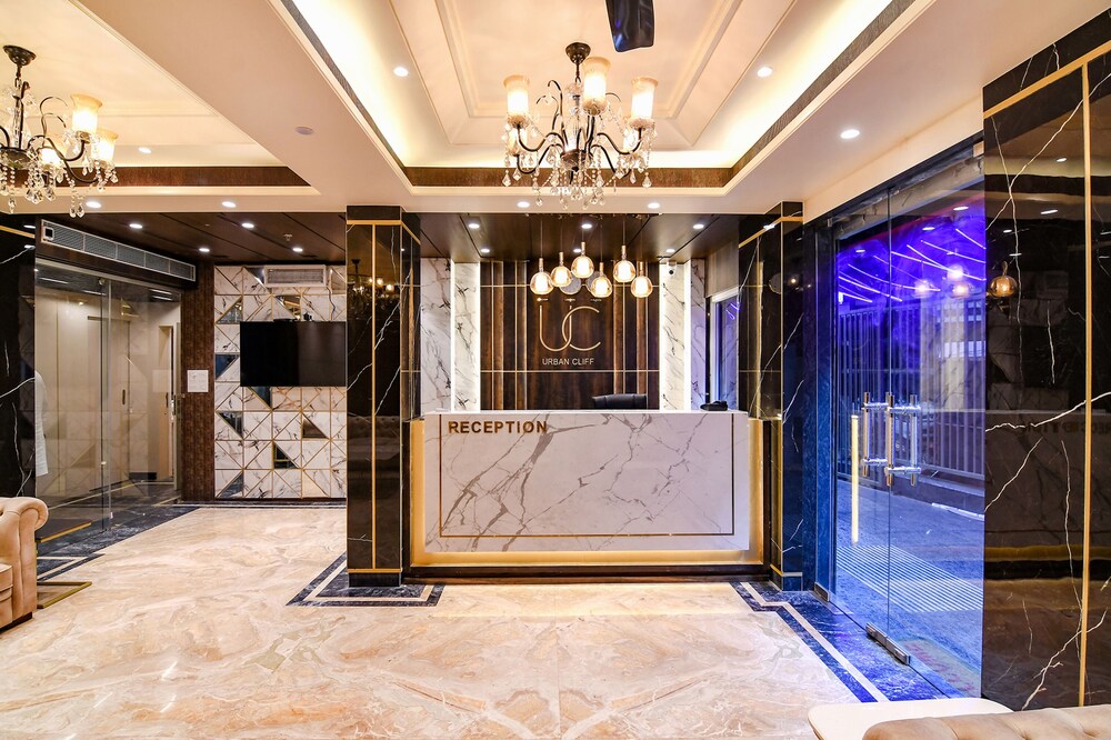 Fabhotel Prime Urban Cliff