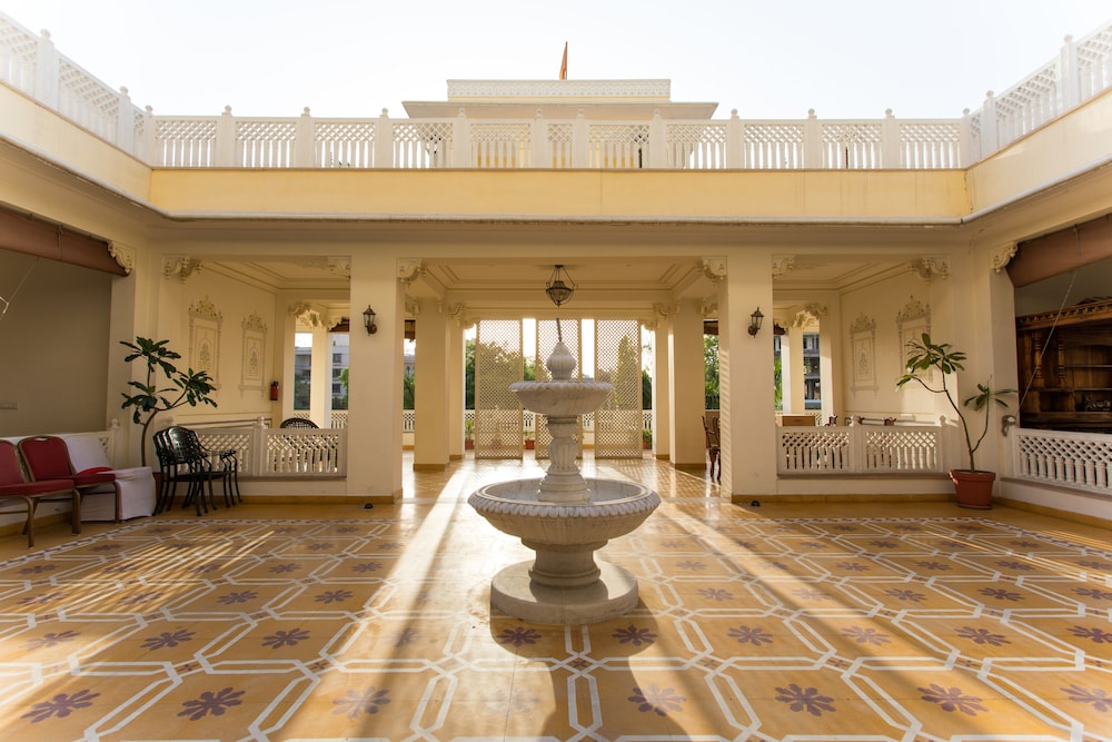 Grand Uniara - A Heritage Hotel