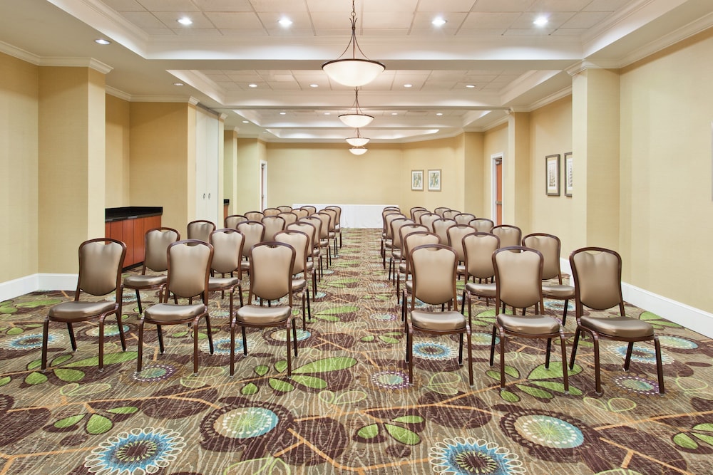 DoubleTree by Hilton Brunswick