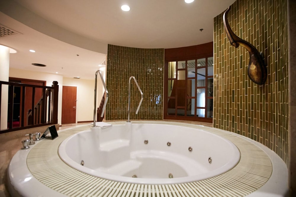 The Davis Bangkok Hotel