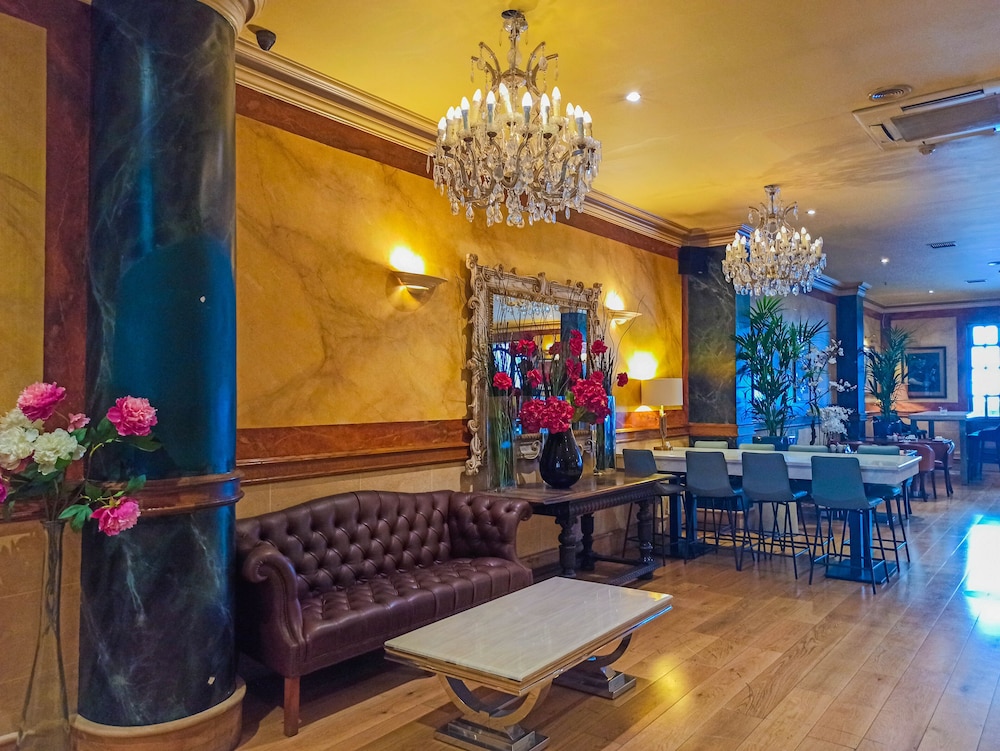 The Victoria Hotel