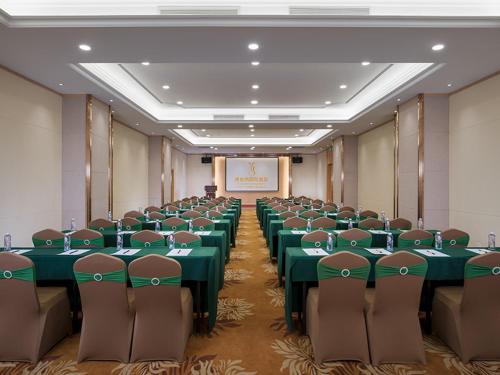 Vienna International Hotel Shenzhen Longhua Centre