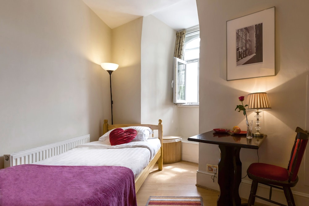 City London Hotel