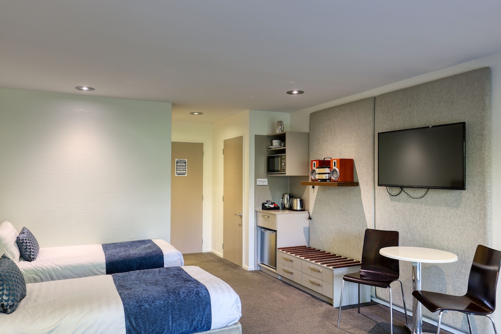 Garden Court Suites & Apartments