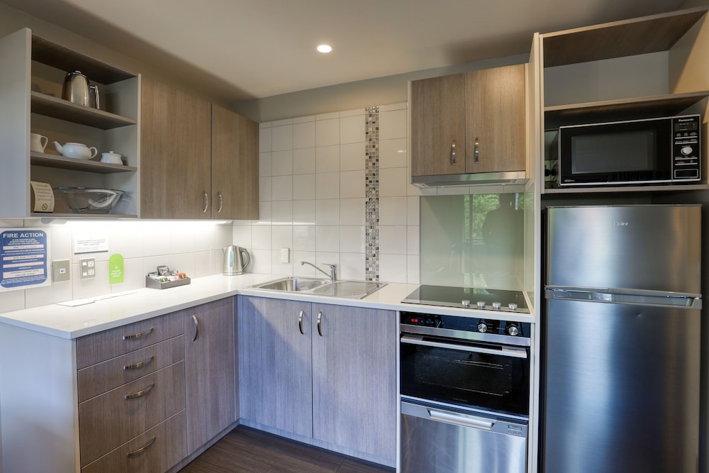 Garden Court Suites & Apartments