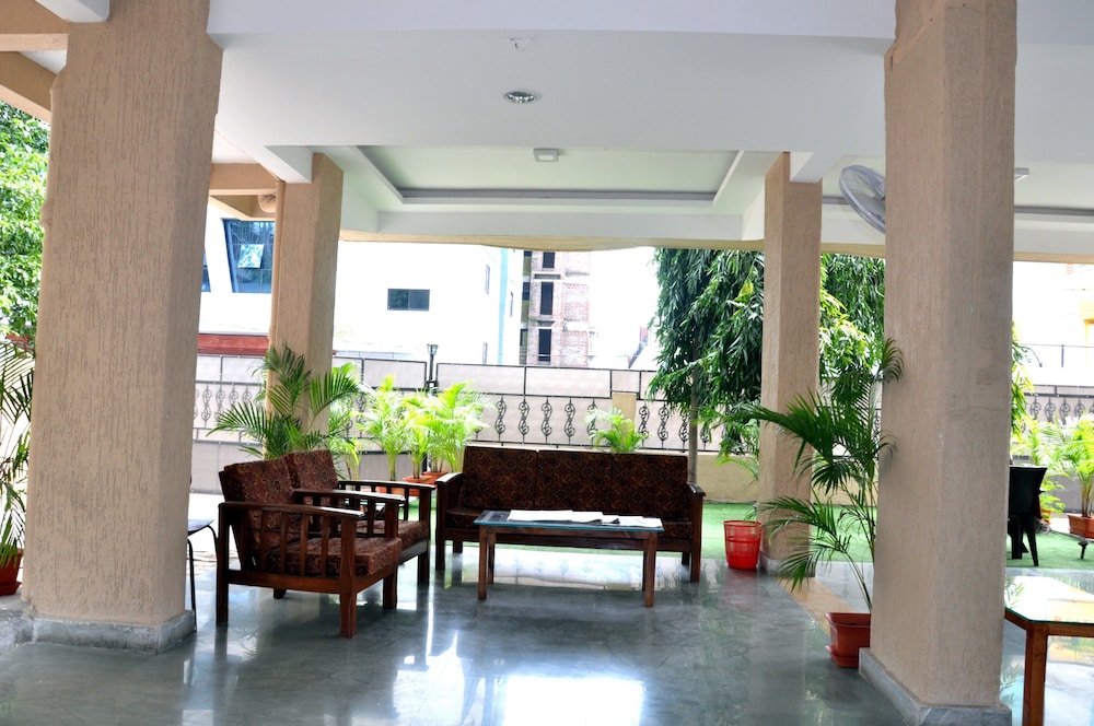 Magnus Calypso Suites Viman Nagar