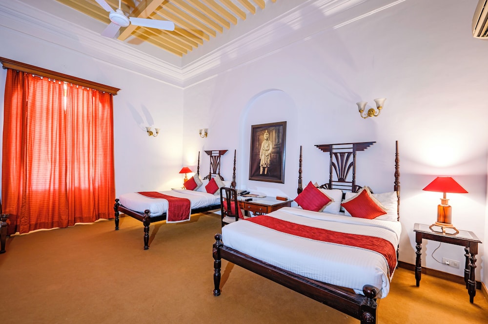 Neemrana Baradari Palace