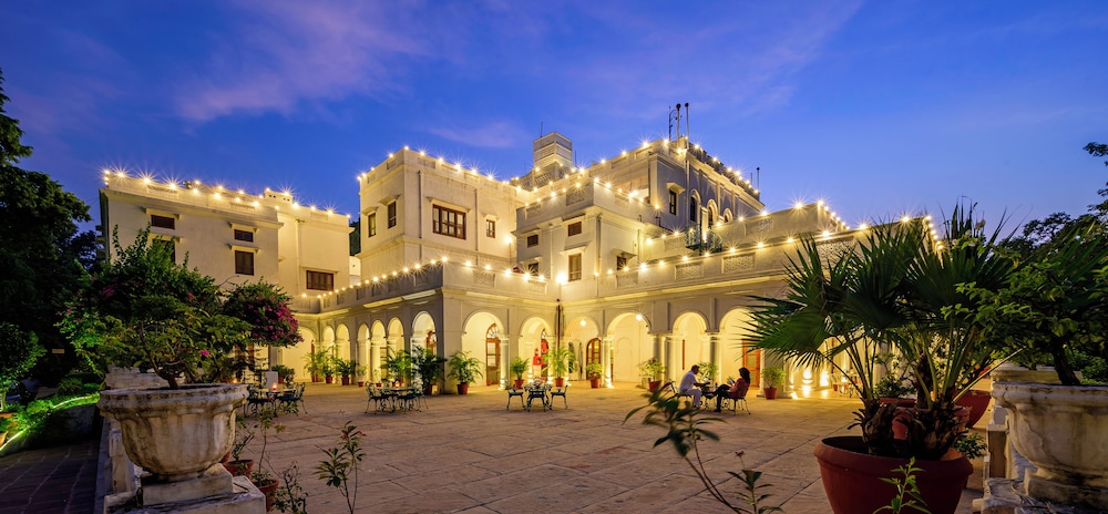 Neemrana Baradari Palace