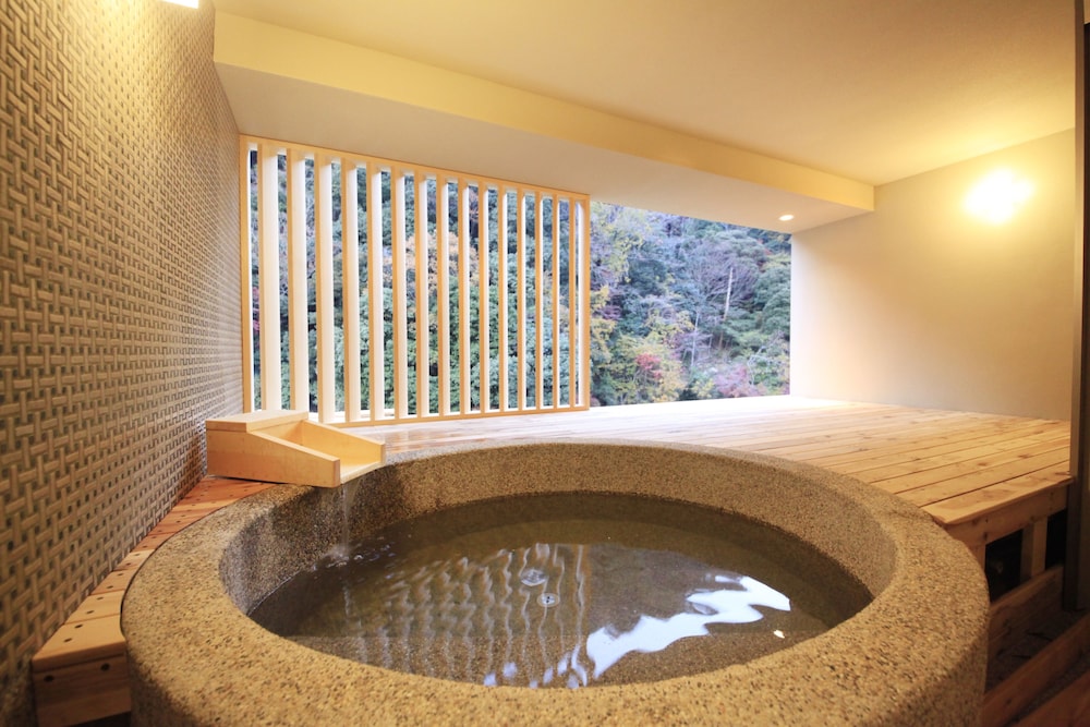 Hakone Pax Yoshino