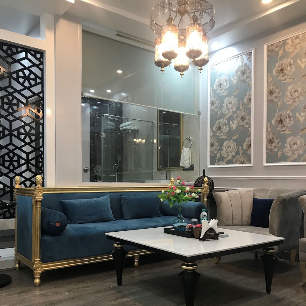 Hotel Minakshi International
