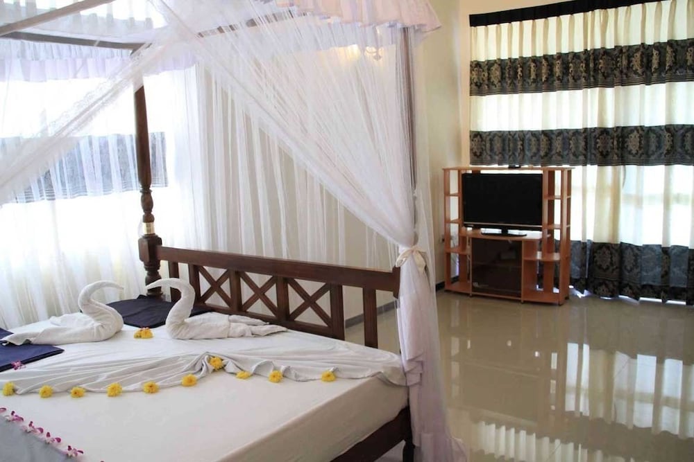 Coral Palm Villa & Apartments