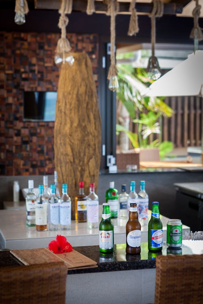 Coco de Mer Hotel and Black Parrot Suites