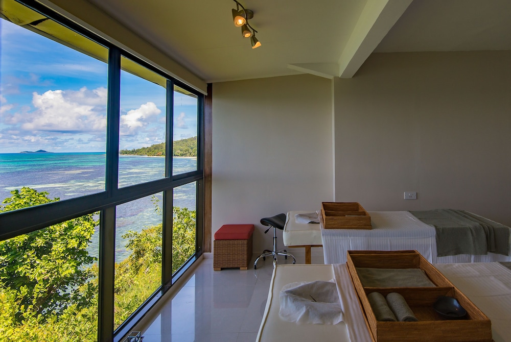 Coco de Mer Hotel and Black Parrot Suites