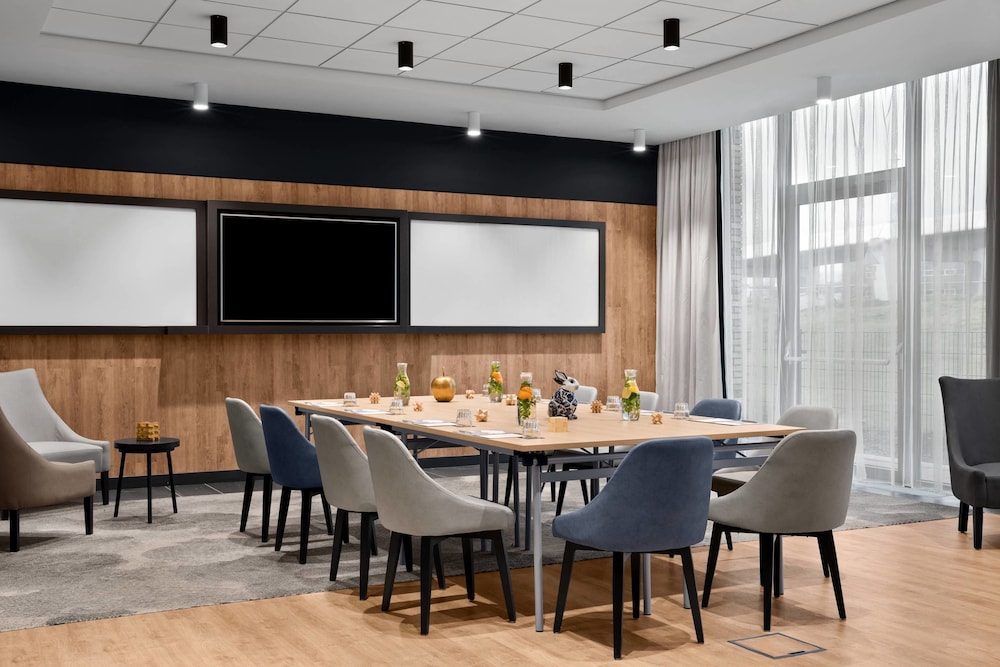 Renaissance Amsterdam Schiphol Airport Hotel