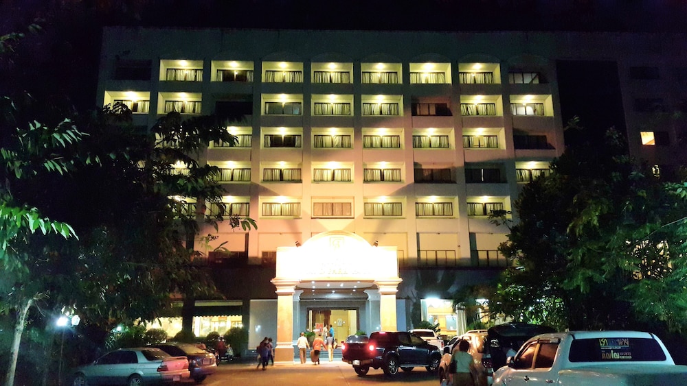 Grand Park Hotel