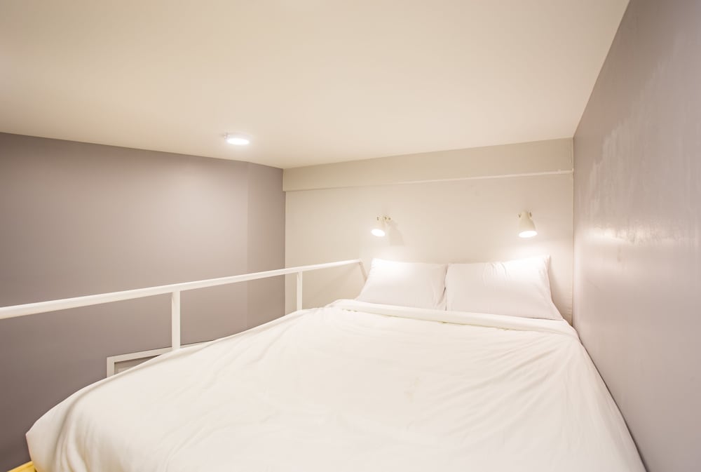 Nornyaowarat Hostel