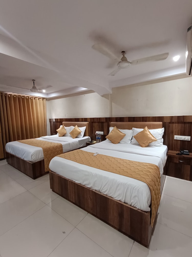 Hotel Rishi International