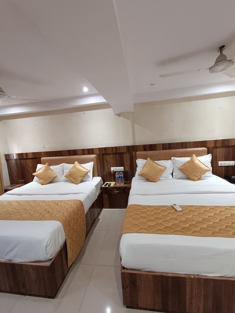 Hotel Rishi International