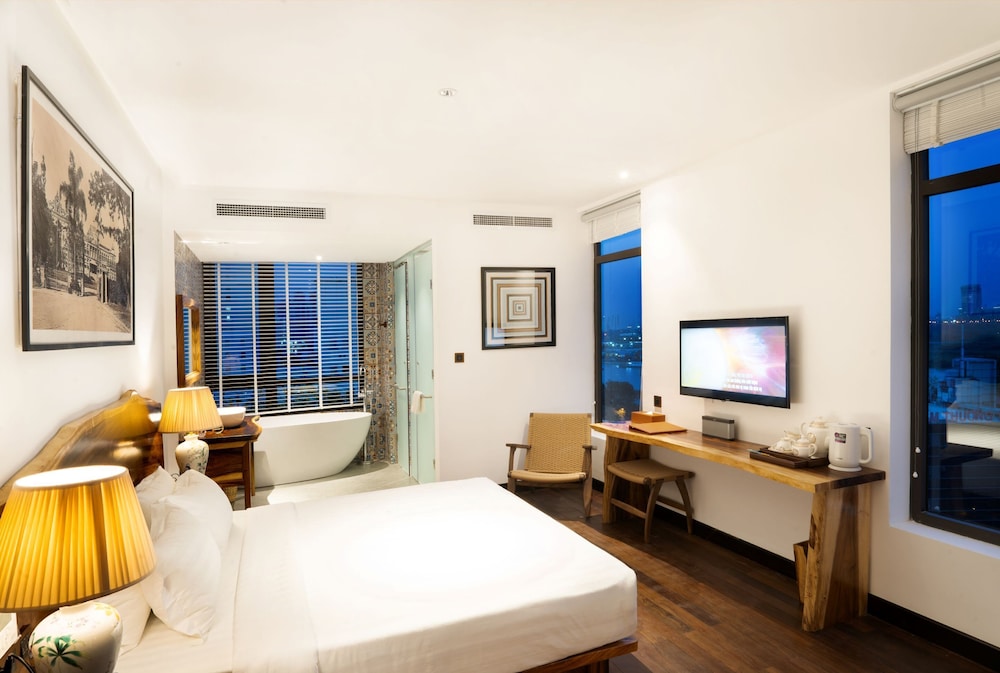 Sky Gem Central Hotel
