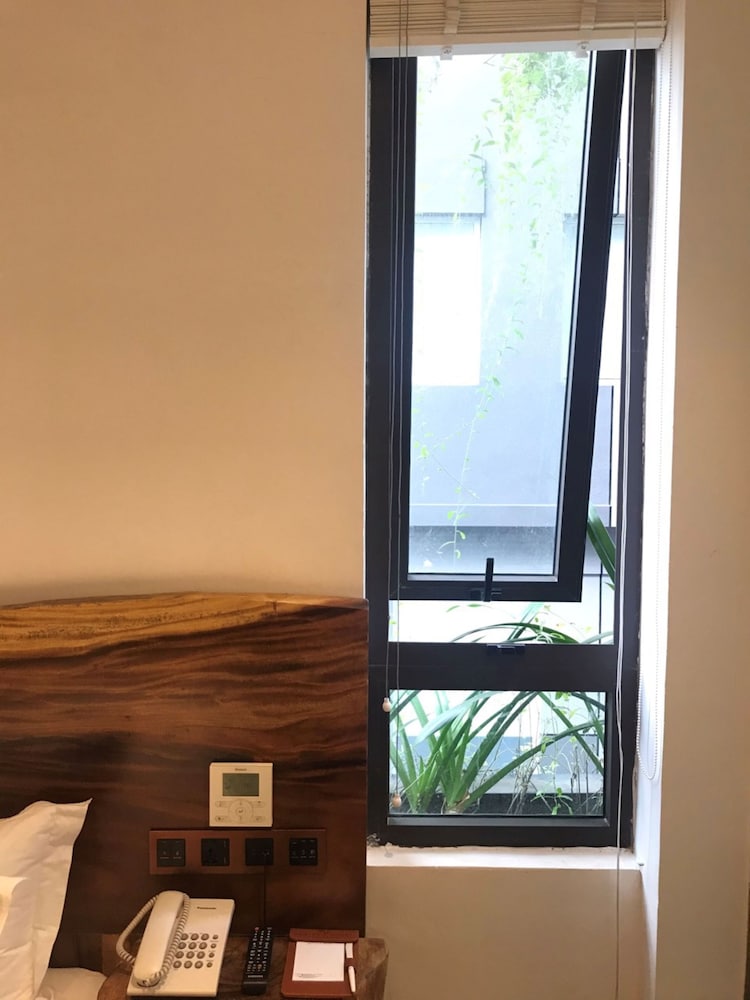 Sky Gem Central Hotel