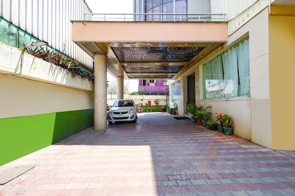  FabHotel Prime Mahalaya Residency