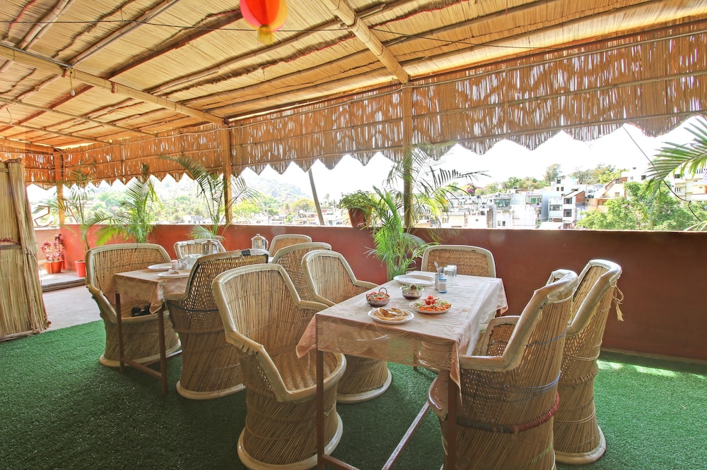 HOTEL ASHOKA (Nakki lake - 450 metre)