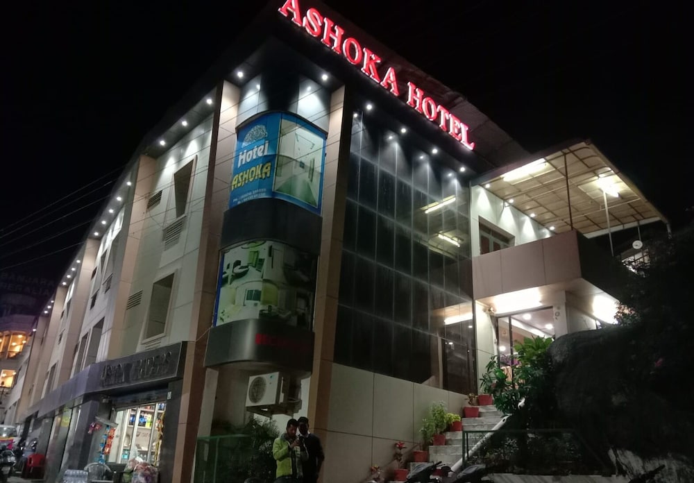 HOTEL ASHOKA (Nakki lake - 450 metre)
