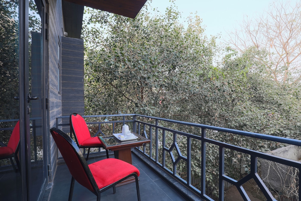 Hotel Bluestone - Nehru Place                                         