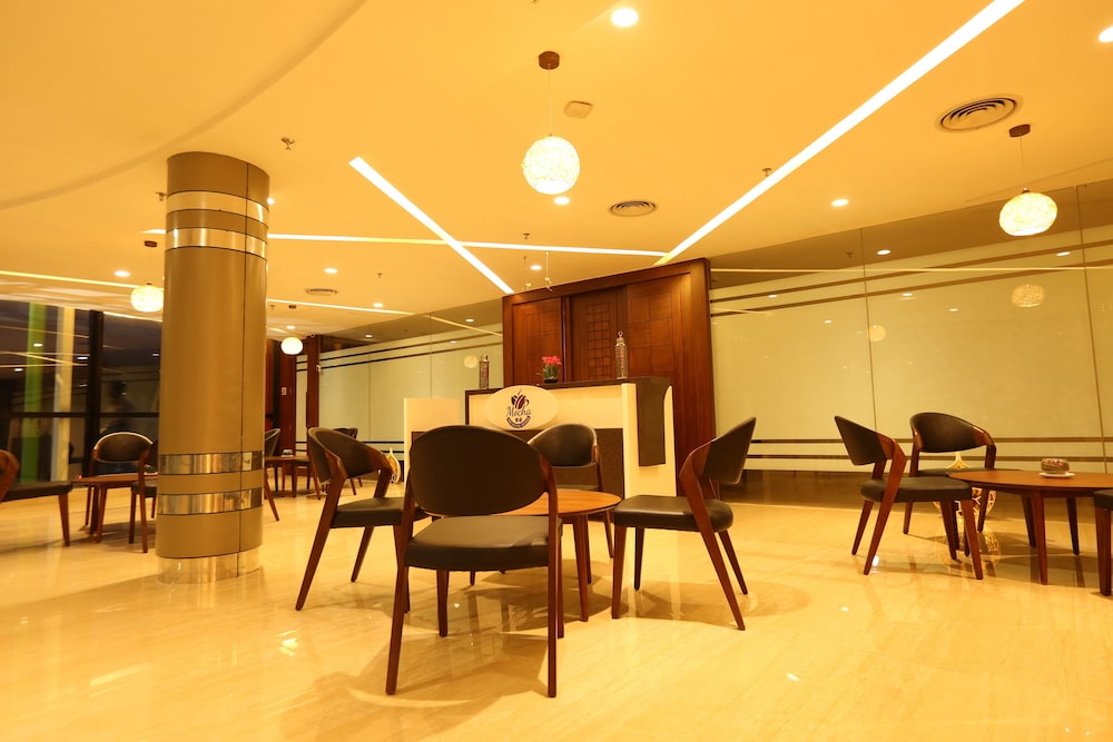 M Crown Hotel