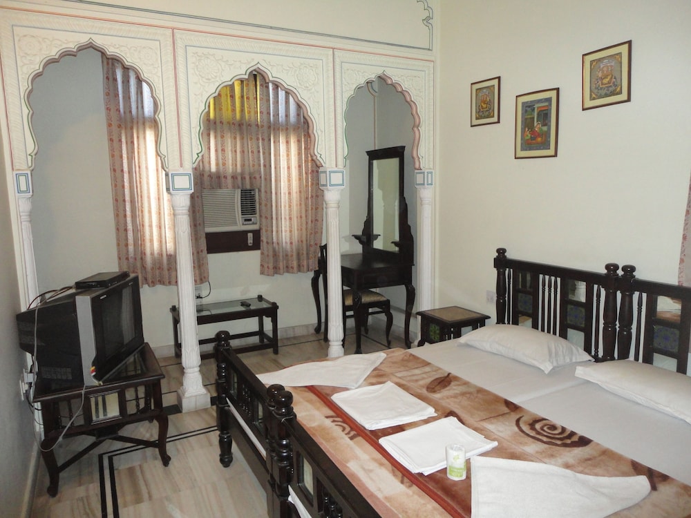 Krishna Palace - A Heritage Boutique Hotel 