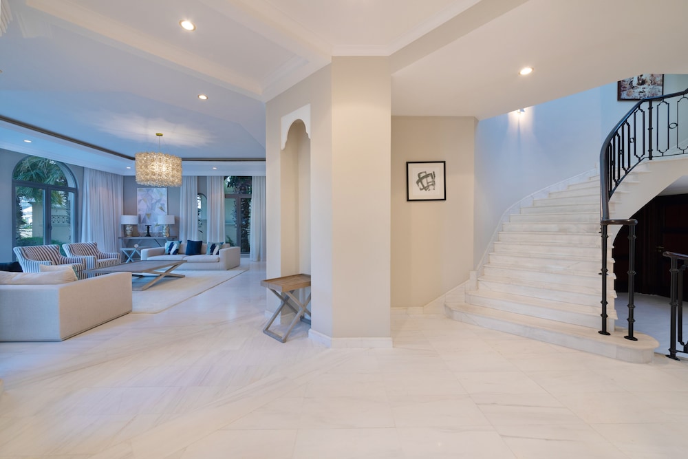 Maison Privee - Frond Villa F