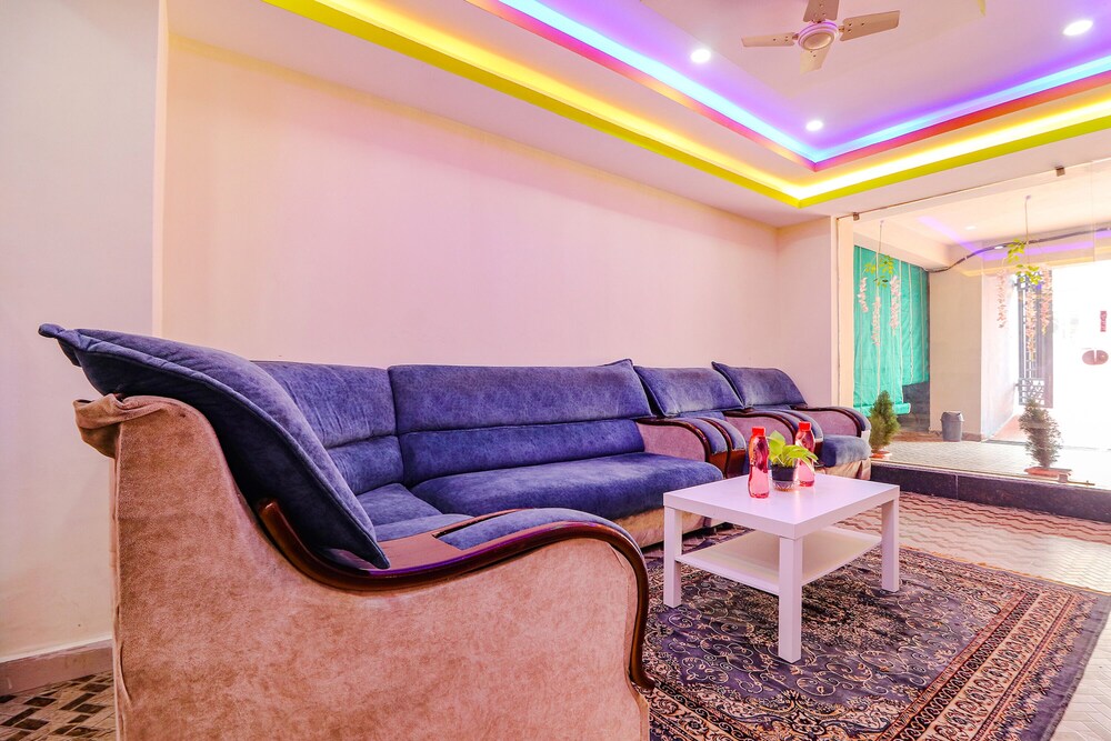  FabHotel Broholic Suites-JNTU