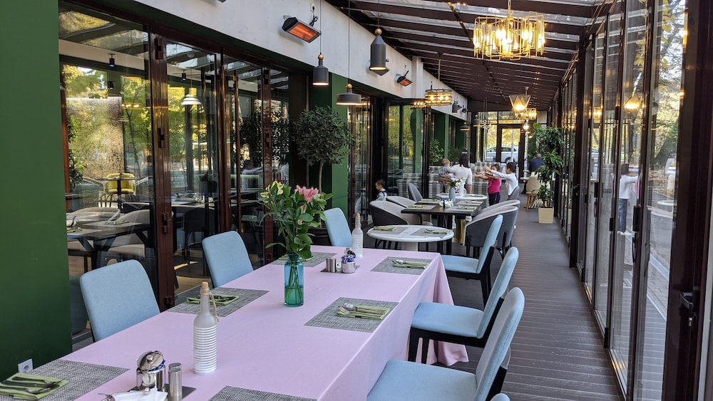 Kazzhol Park Hotel