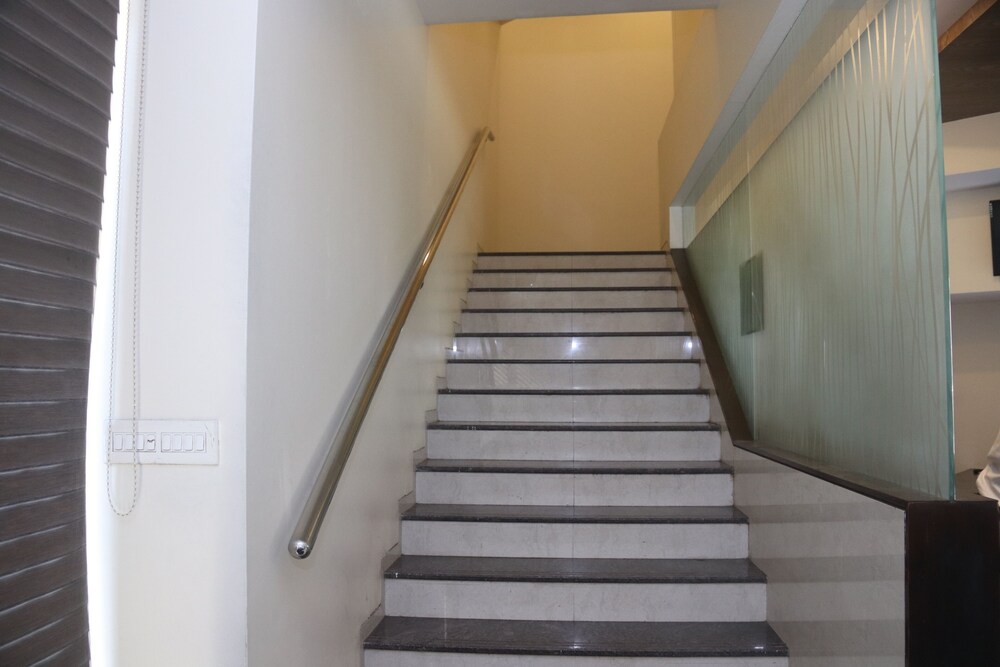OYO 8690 Hotel Kalpana Elite